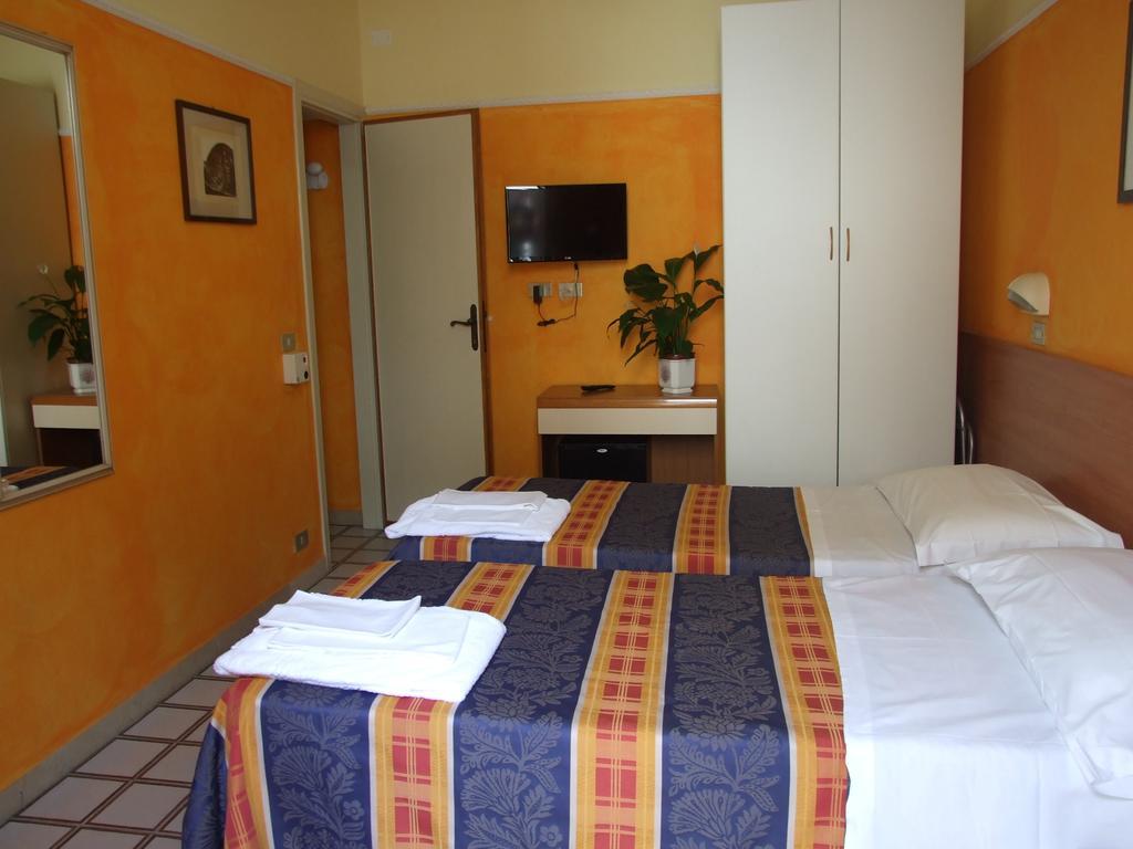 Hotel Midy В'яреджо Номер фото