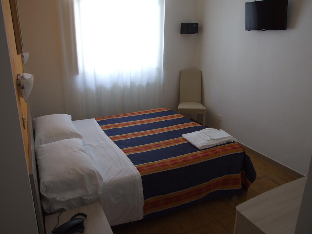 Hotel Midy В'яреджо Екстер'єр фото